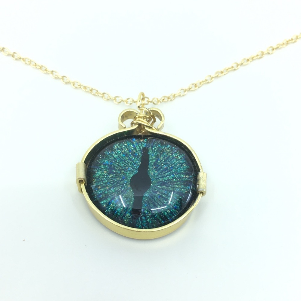 Hand Crafted Wire Wrapped Dragon Eye Pendant And Chainlink Necklace Gold Tone